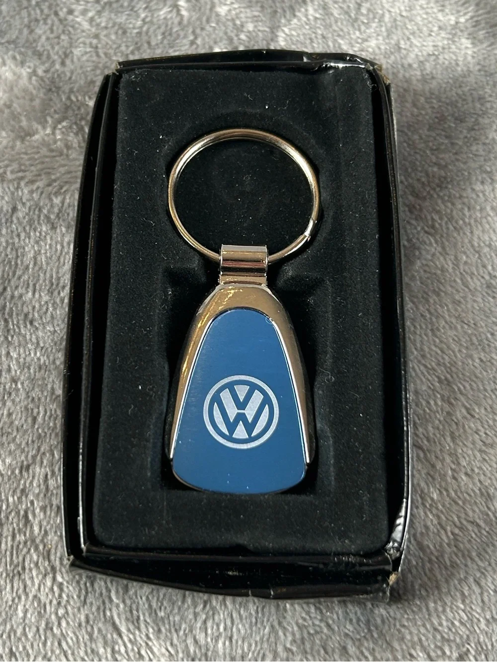 Volkswagen‎ Keychain Engraved With Dealership Name & Number NIB Box Damaged